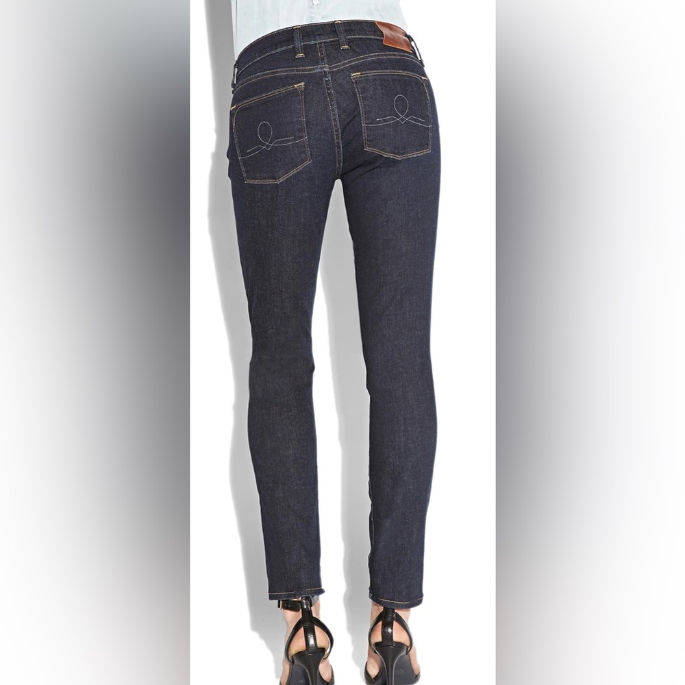 Lucky Brand Sofia Skinny Dark Blue Wash  Straight Leg Women’s Size 12/31 Regular